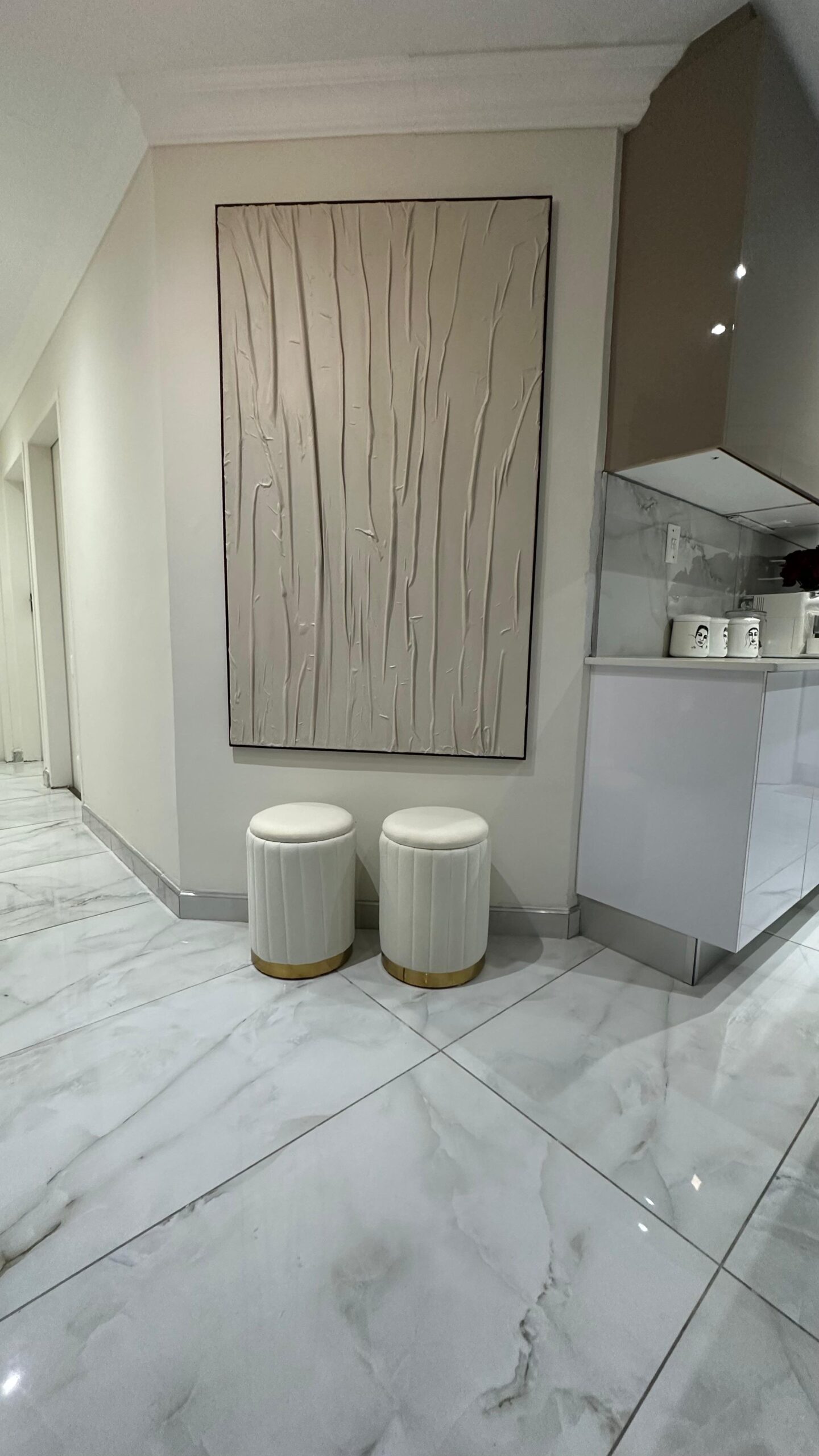 A0 stretched beige sheet canvas - Image 2